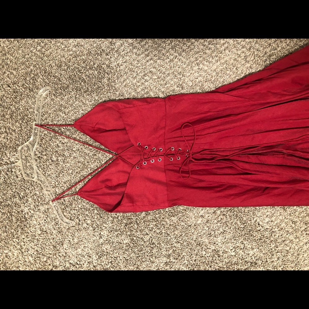 Super flattering dress with criss cross low back
